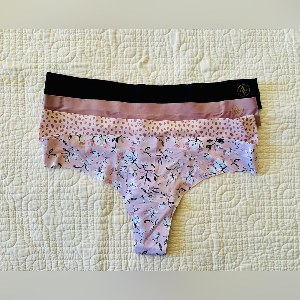 Brand New Adrienne Vittadini Floral and Patterned Thongs - size M